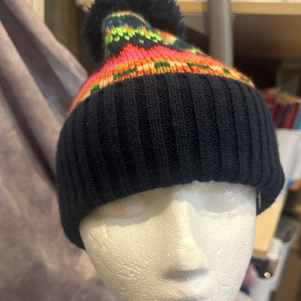 GAP‎ Multicolor Knit Beanie with Black Pom Pom kids S/M